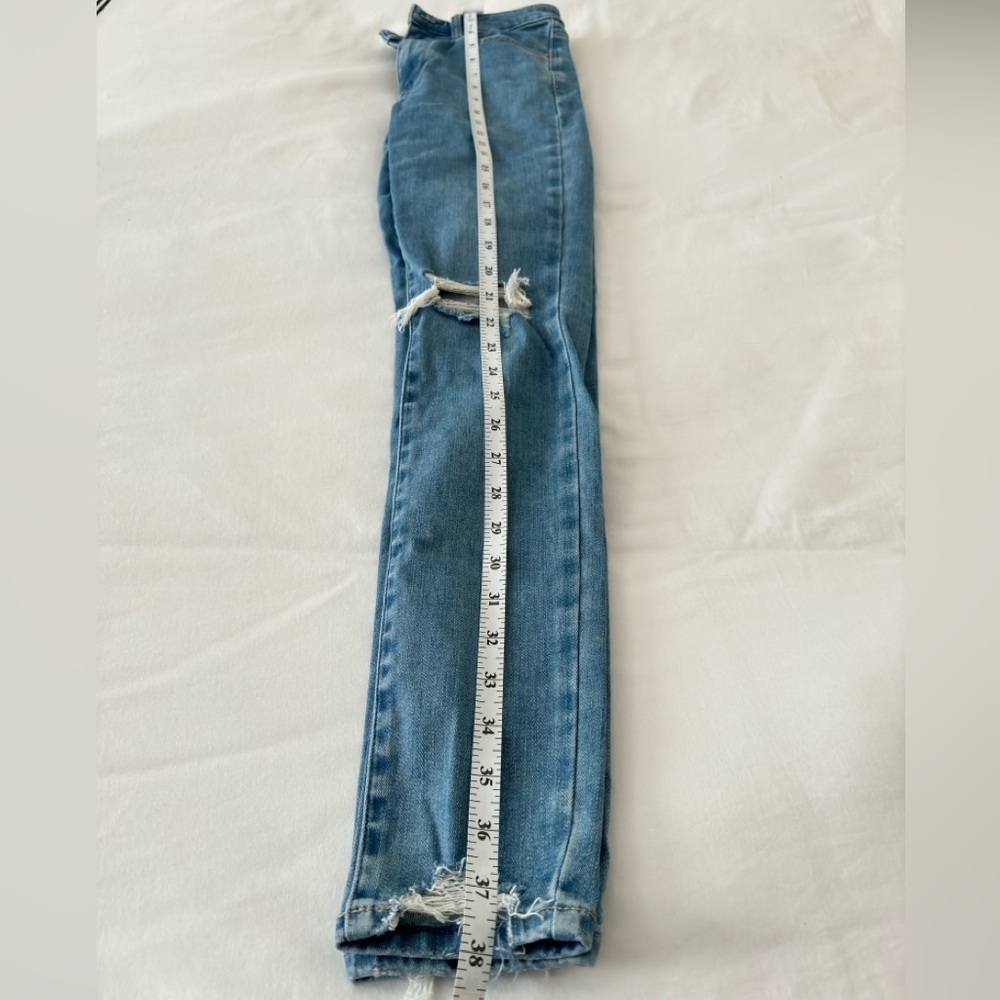 UNIQLO Skinny Tapered High Ultra Stretch Jeans - Picture 4 of 6